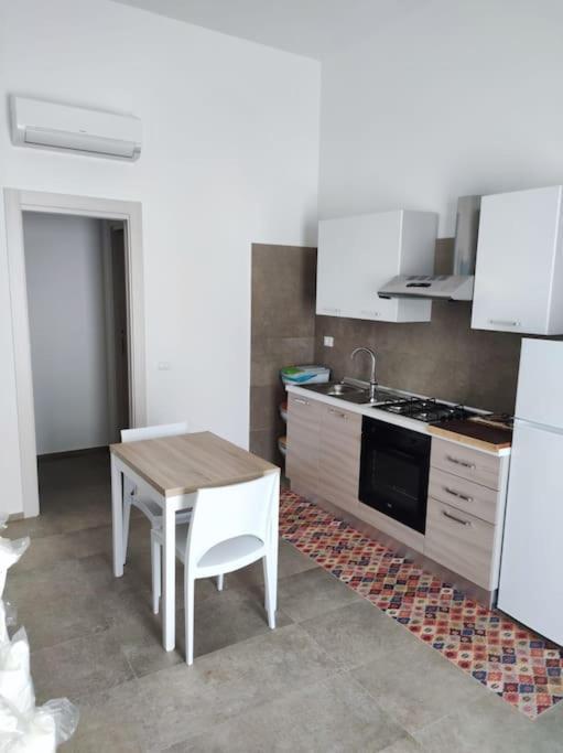 Appartamento Sul Mare Con Parcheggio Privato โมโนโปลี ภายนอก รูปภาพ